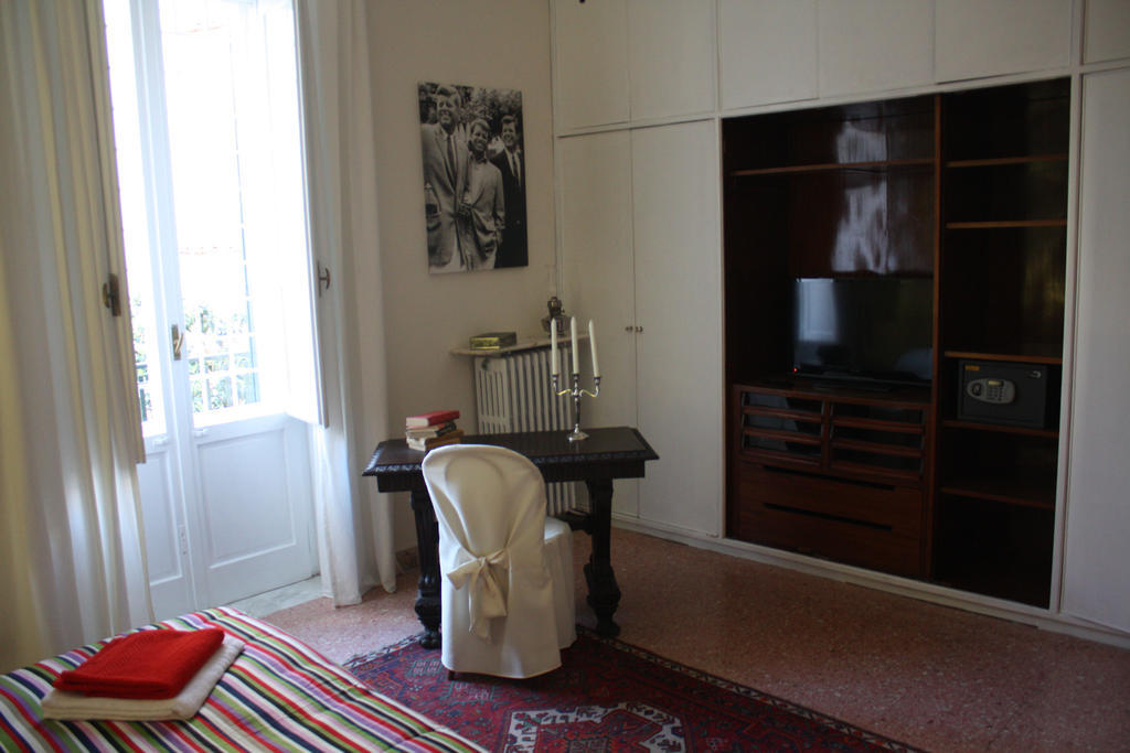 Donna Franca Bed & Breakfast Lecce Bagian luar foto